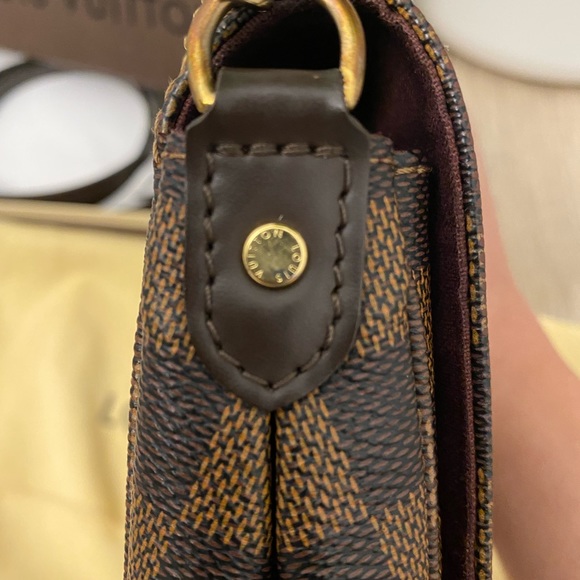 SOLD on EMT Louis Vuitton Favorite PM - Picture 5 of 10